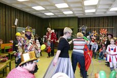 Naumburger Prinzenpaare mit Hofnarren besuchen den Kindergottesdienst (Foto: Karl-Franz Thiede)